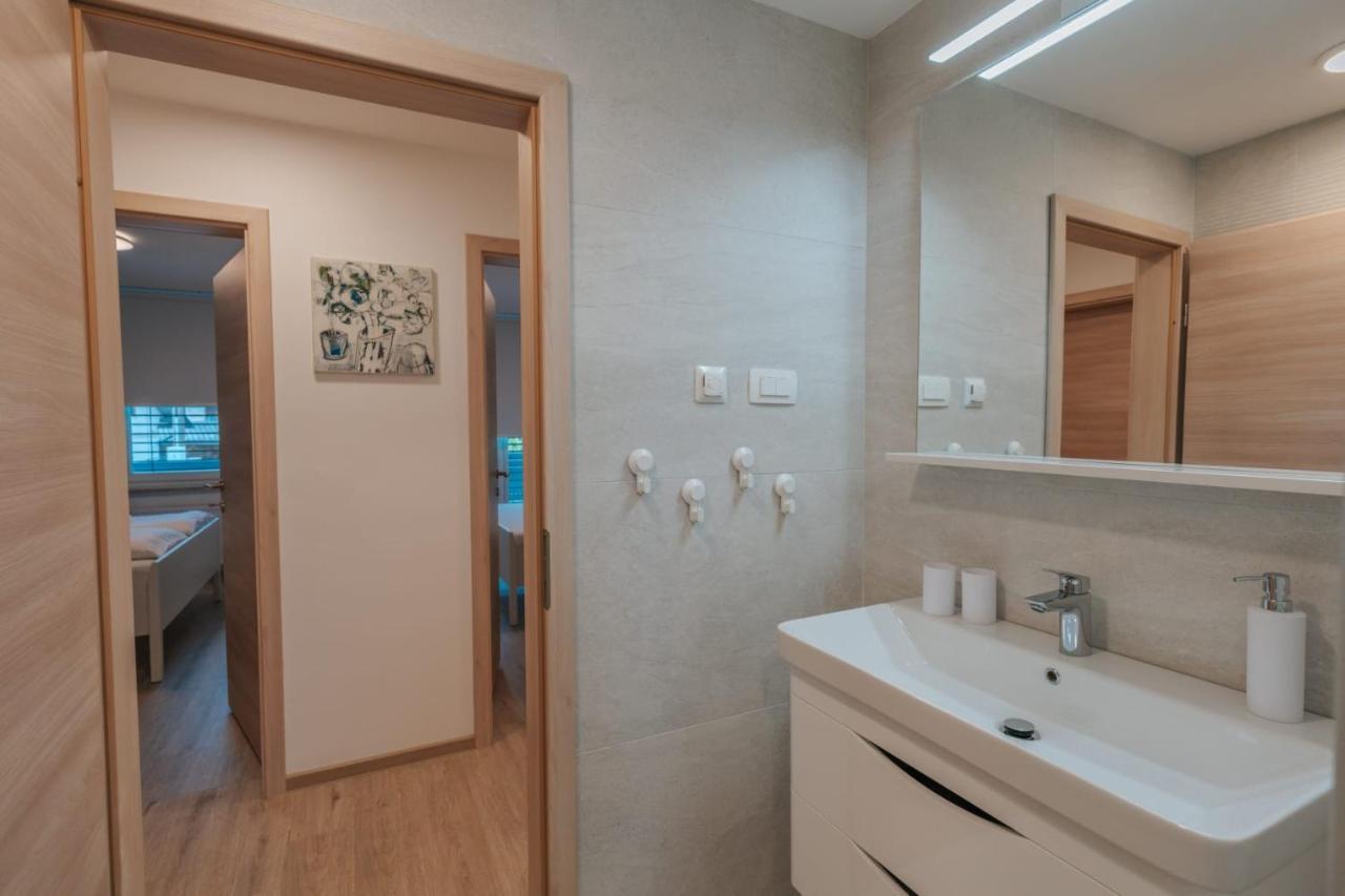 Apartma Lamberger Zirovnica Exteriér fotografie